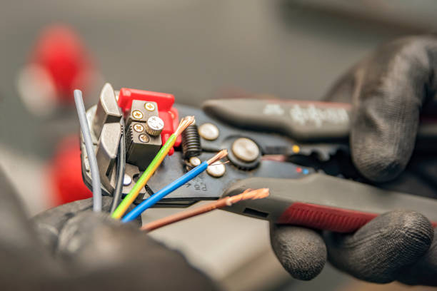 Best Commercial Electrician Services  in West Peoria, IL